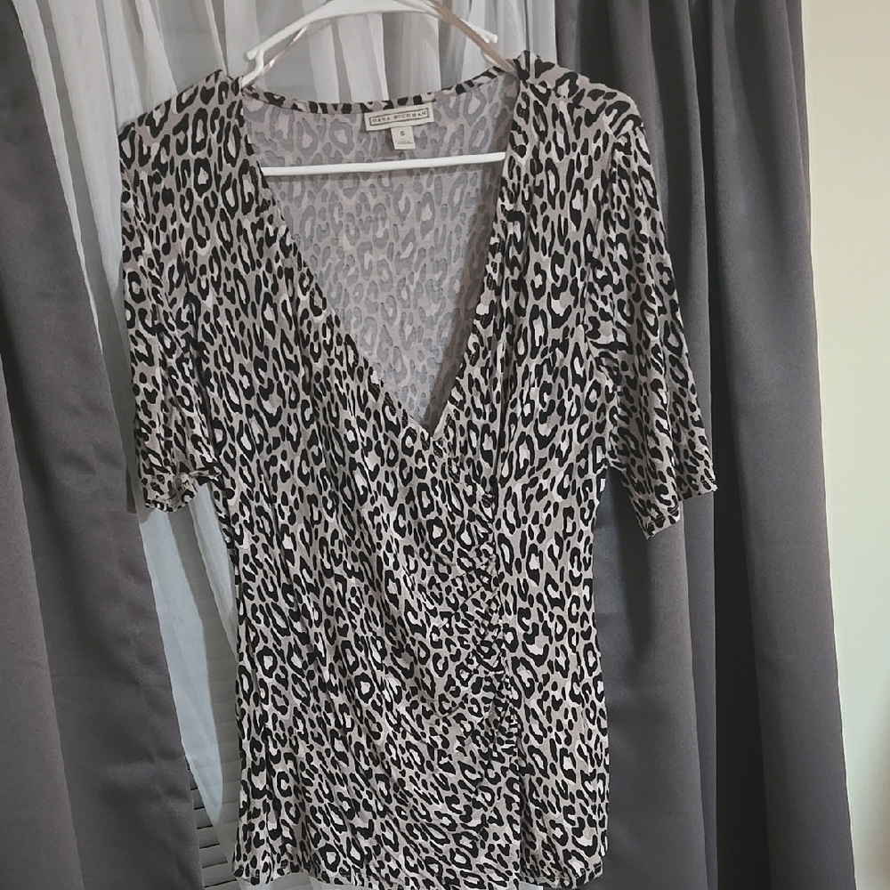 Leopard Print V-Neck Top